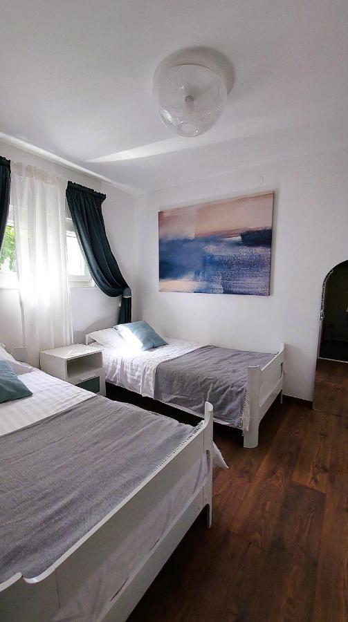 Holiday Home Zora - Family Vacation House Near Protected Area Of The Nature Park Kamenjak, With Green Yard, Wifi, Air-Con Premantura Eksteriør billede